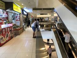 Peninsula Plaza (D6), Retail #458624891